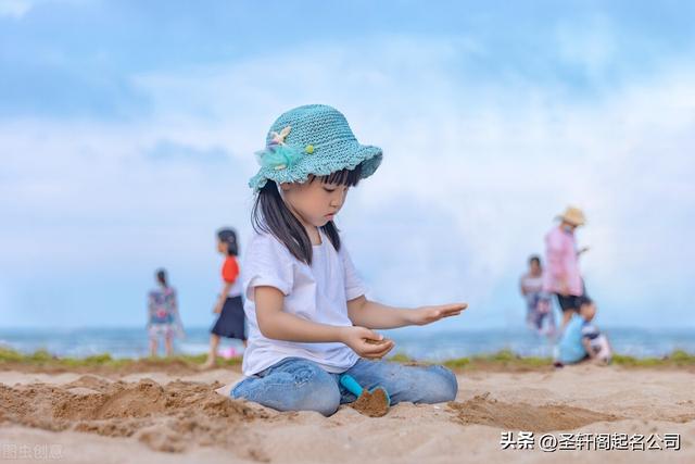 120个出自古诗词的好听惊艳女孩名字大全（带解释）