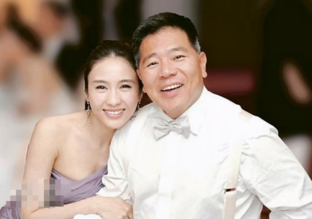 身材火辣、美如少女，这10位生过娃的中年女星性感起来太迷人