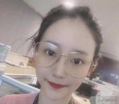 绿地事件女主婚内出轨怀孕：物质富养的女孩究竟有多傻？