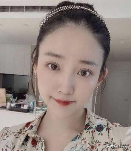 绿地事件女主婚内出轨怀孕：物质富养的女孩究竟有多傻？