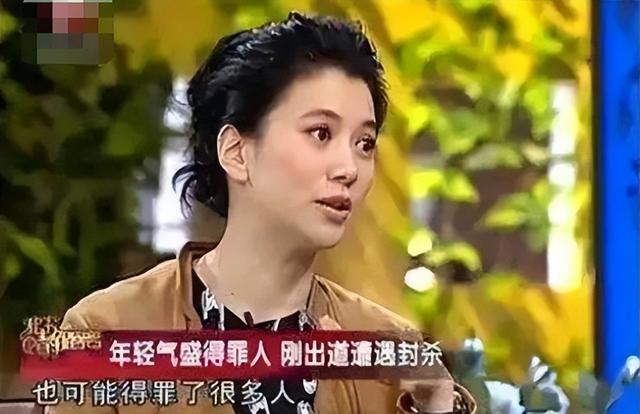 15位一眼万年的短发美女，年轻时个个美到窒息，今有人网上求工作