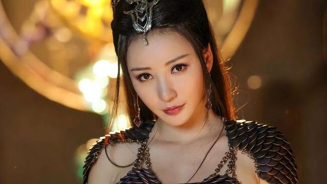 “素颜无人识”的8位女星，荧幕前绝美女神，卸妆后：大姐你哪位