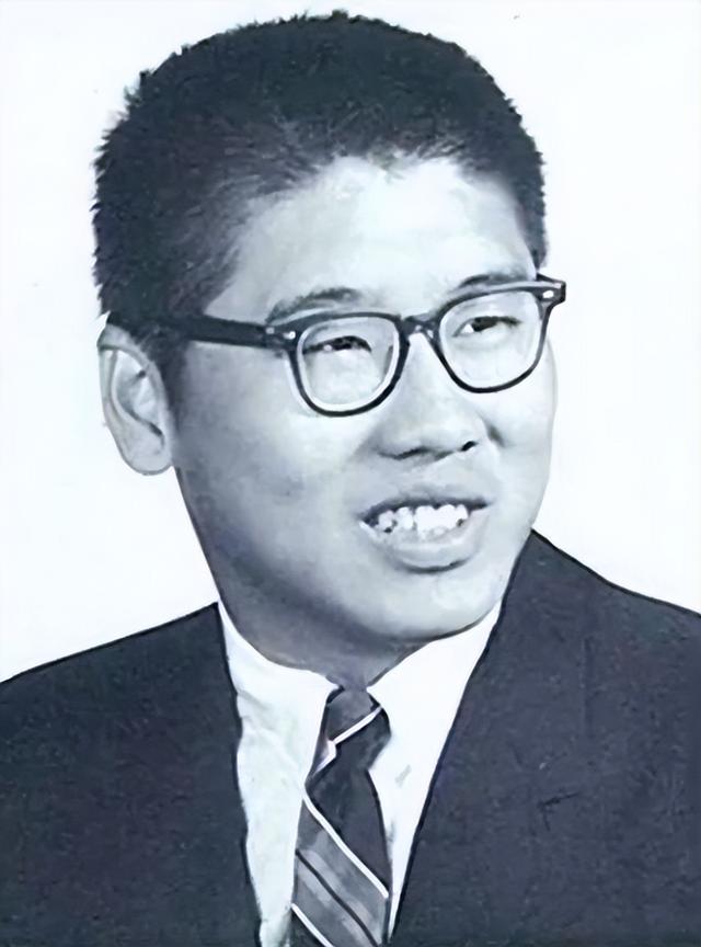 1980年，华裔学霸将美女老师囚禁衣柜，每晚放出来侵犯数小时