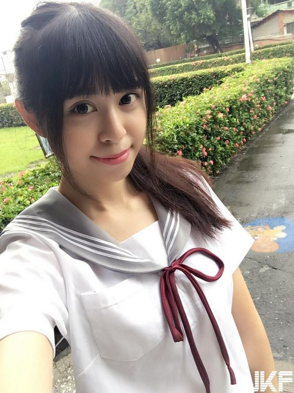 水瓶女Rami瑞咪超可爱水手服萌翻网友